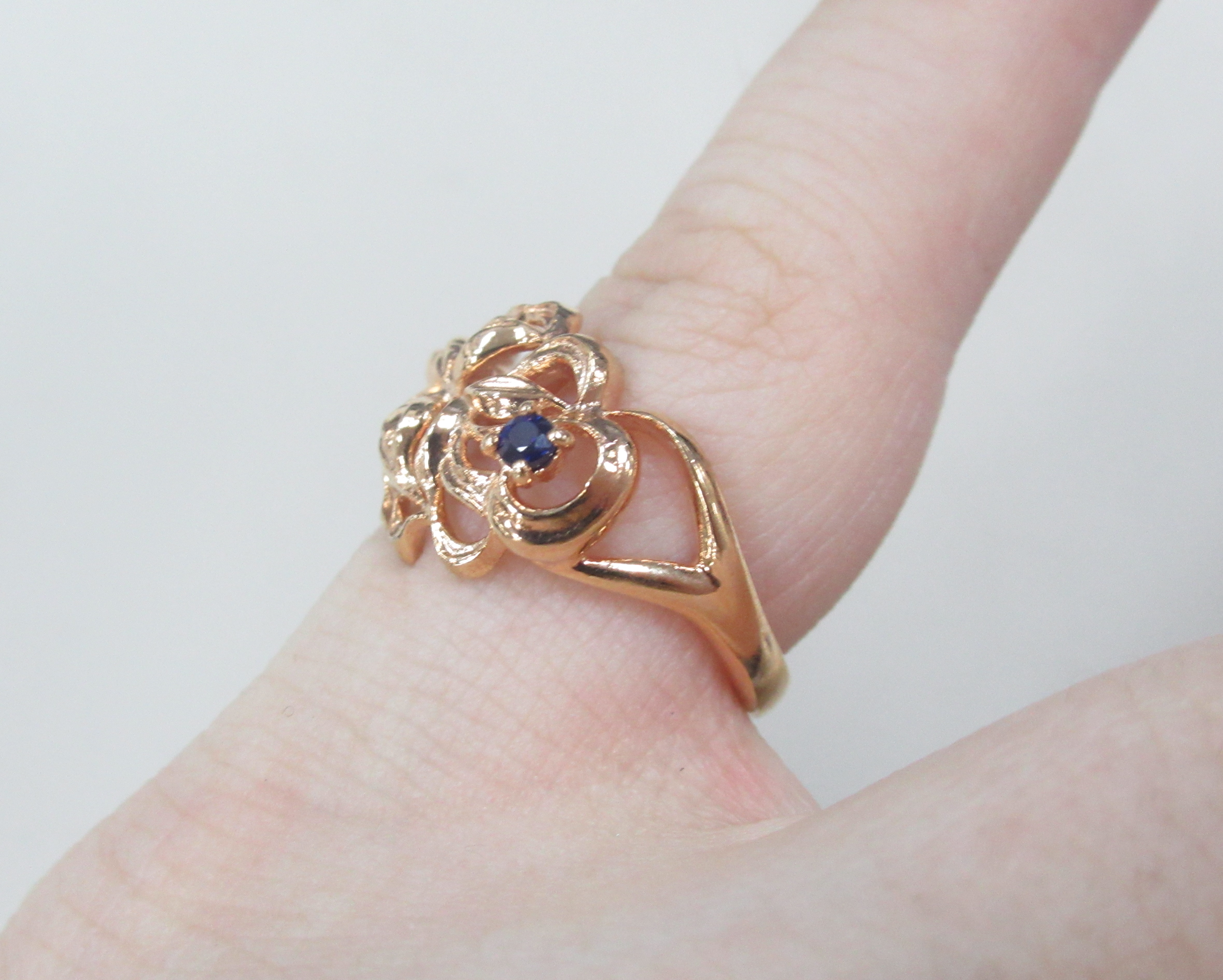 Серебряное кольцо 925 пробы; Православное; вставки 1 Сапфир 0,065 2/2;